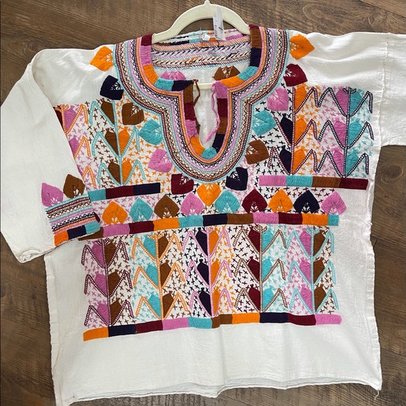 Mexican 100% Hand Embroidered Top Size Large & Med - Picture 5 of 5